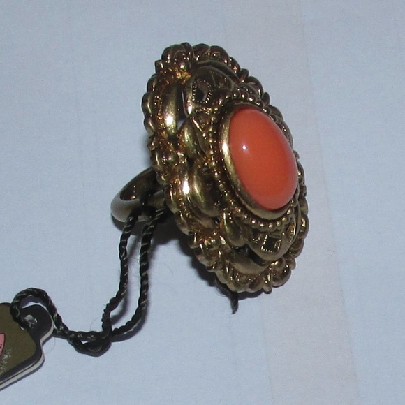 Juicy Couture vintage style cocktail ring NWT Sz 7 - Picture 2 of 8